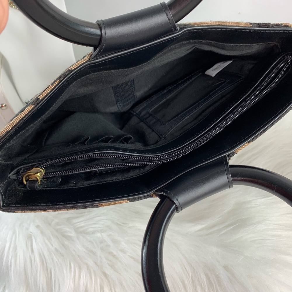 Bueno black wooden handle bag with giraffe design - Picture 5 of 8